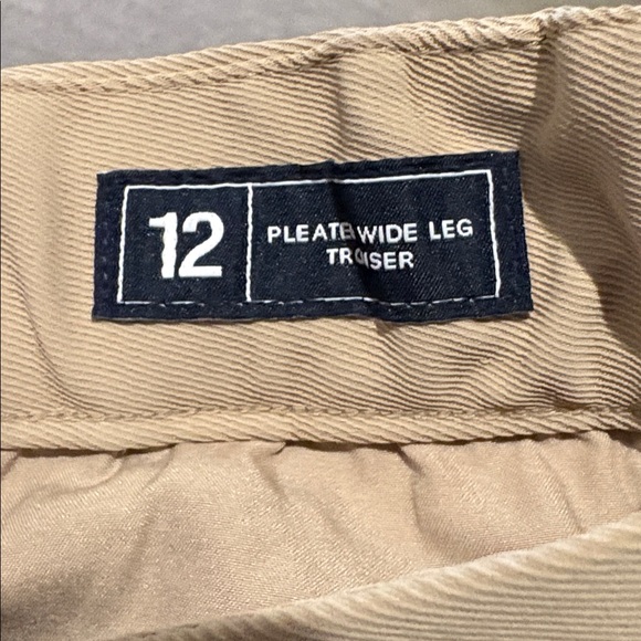 NWT Gap 365 High Rise Pleated Wide Leg Khaki Tan Trousers Size 12. - Picture 7 of 11